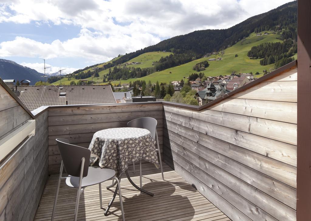 Residence Innichen - San Candido Pokoj fotografie