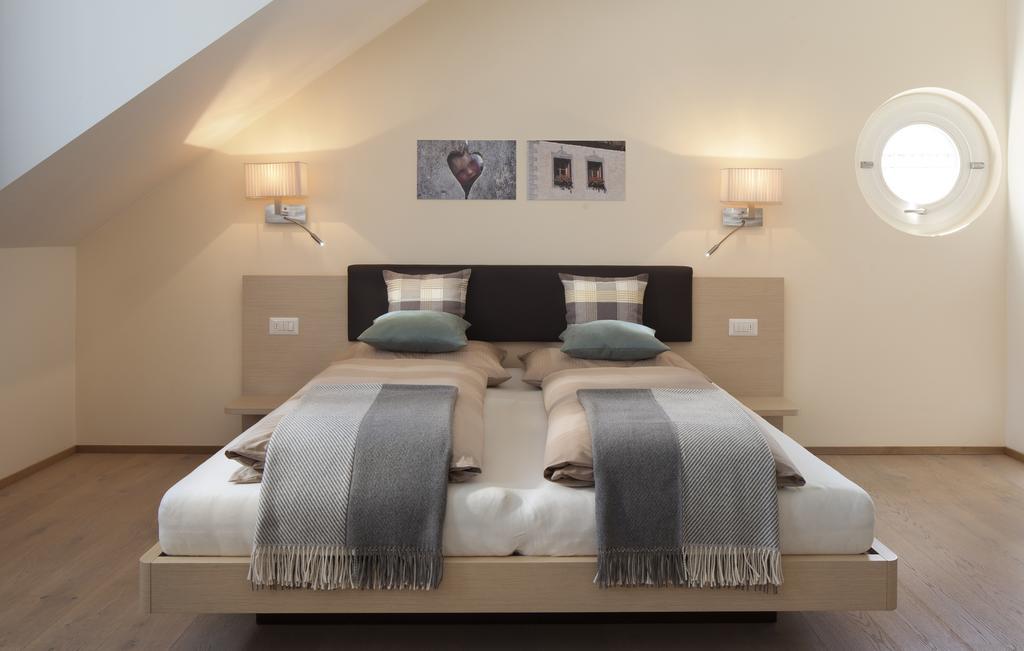 Residence Innichen - San Candido Pokoj fotografie