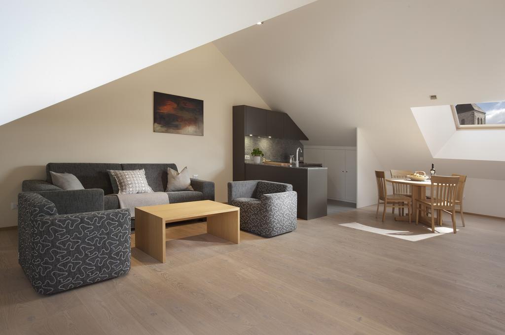 Residence Innichen - San Candido Pokoj fotografie